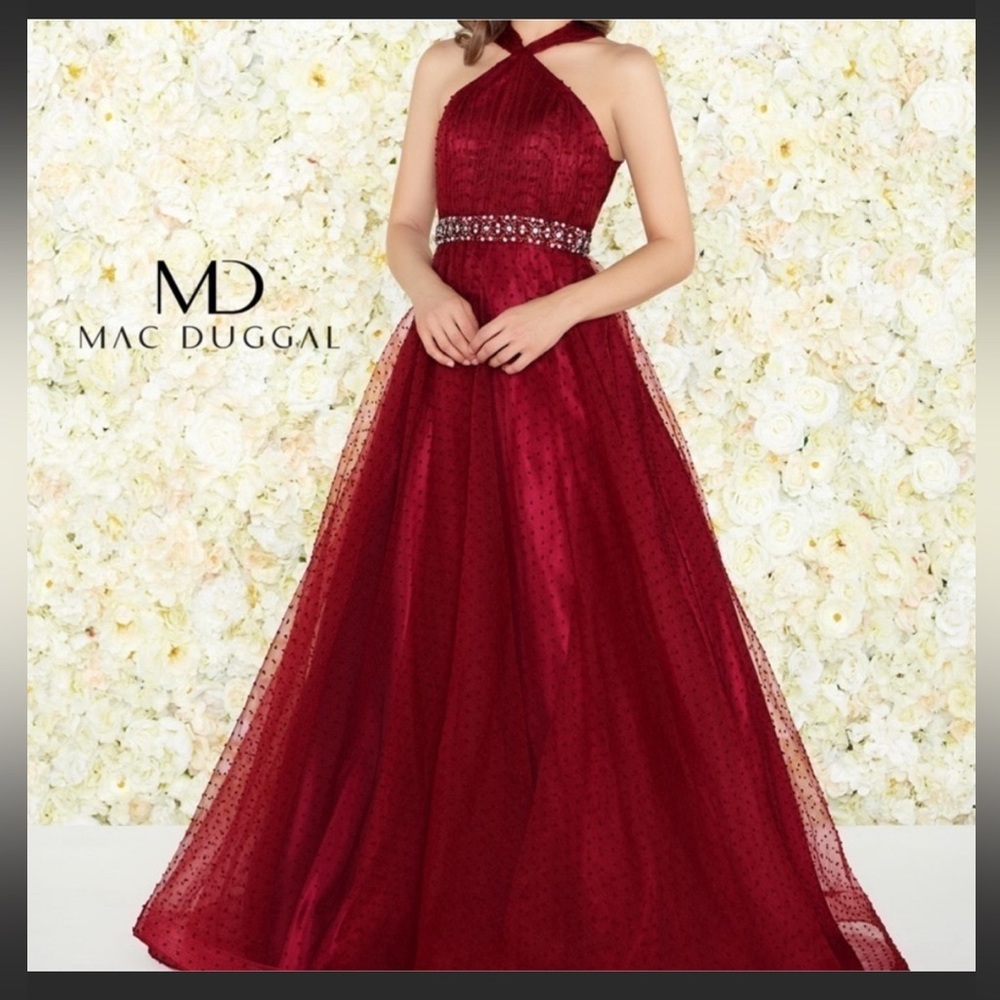 NWOT Beautiful Mac Duggal Burgundy Prom Gown in Tulle Polka Dots
